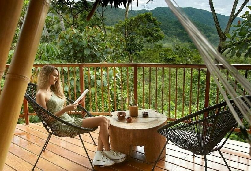 هتل Bosque Guardian Lodge