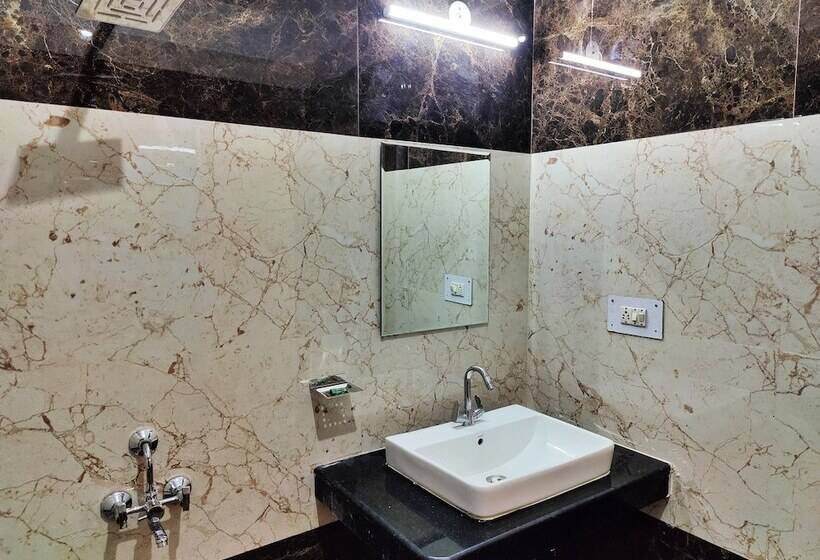 فندق Celebriti By Aransh Group