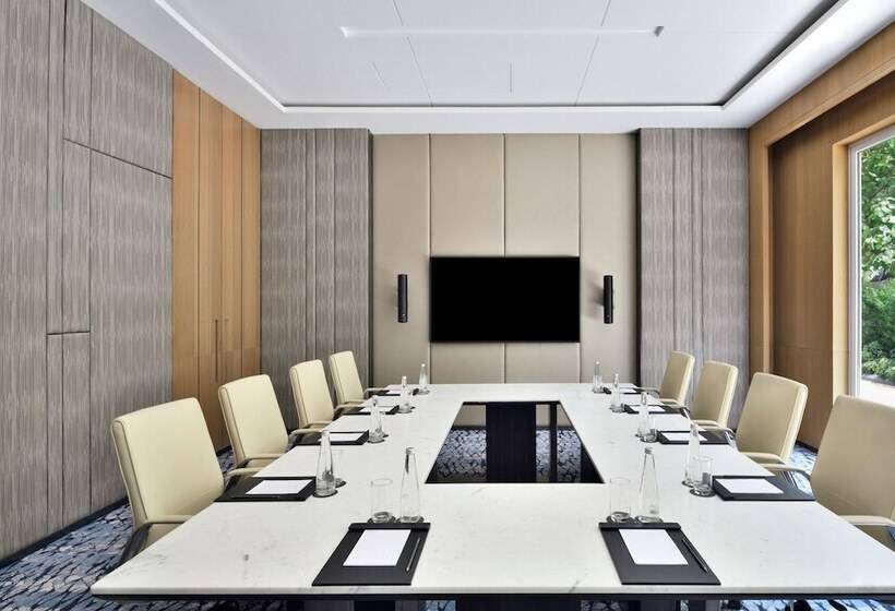 호텔 Courtyard By Marriott Aravali Resort