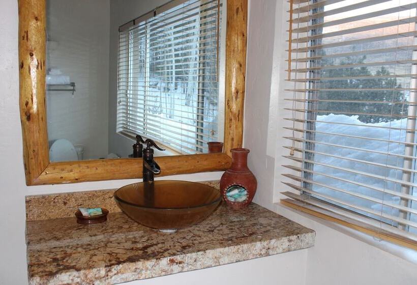 ホテル Edelweiss Resort And Restaurant