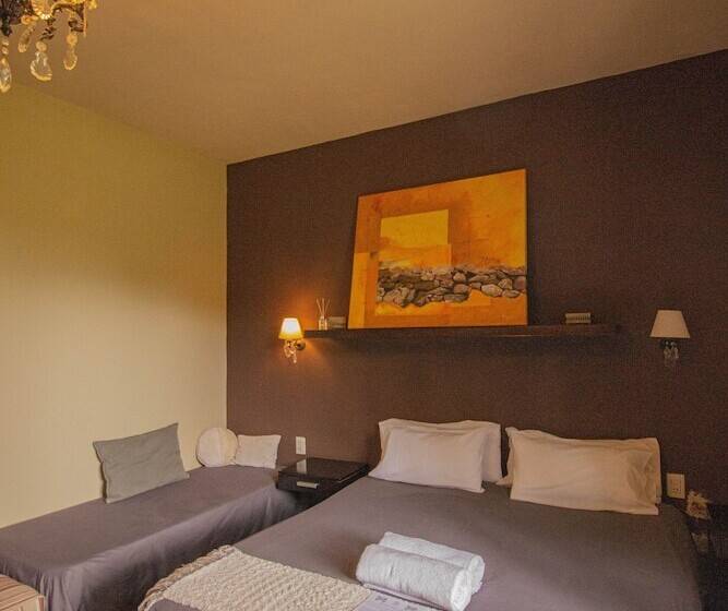 هتل Estancia La Hungria