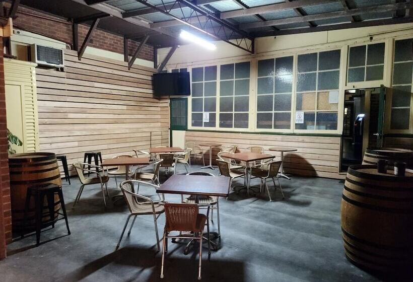 בית מלון כפרי Exchange