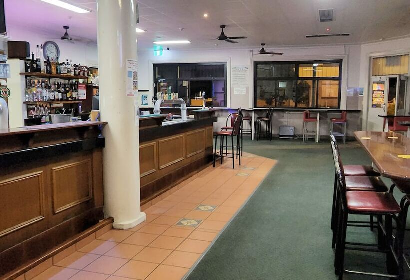 בית מלון כפרי Exchange