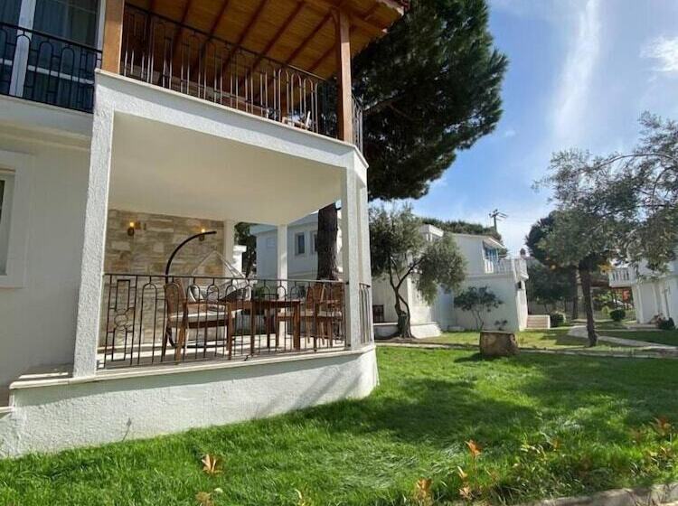 Отель Foga Beach Homes