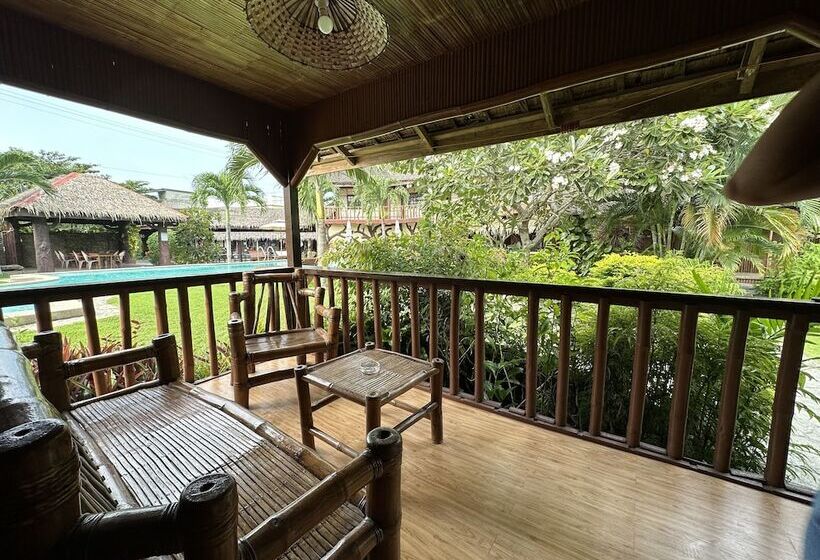 هتل Garden Of Eden Dive Resort