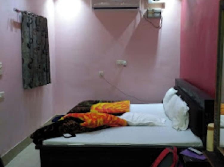 호텔 Goroomgo Brij Raj Guest House Mathura