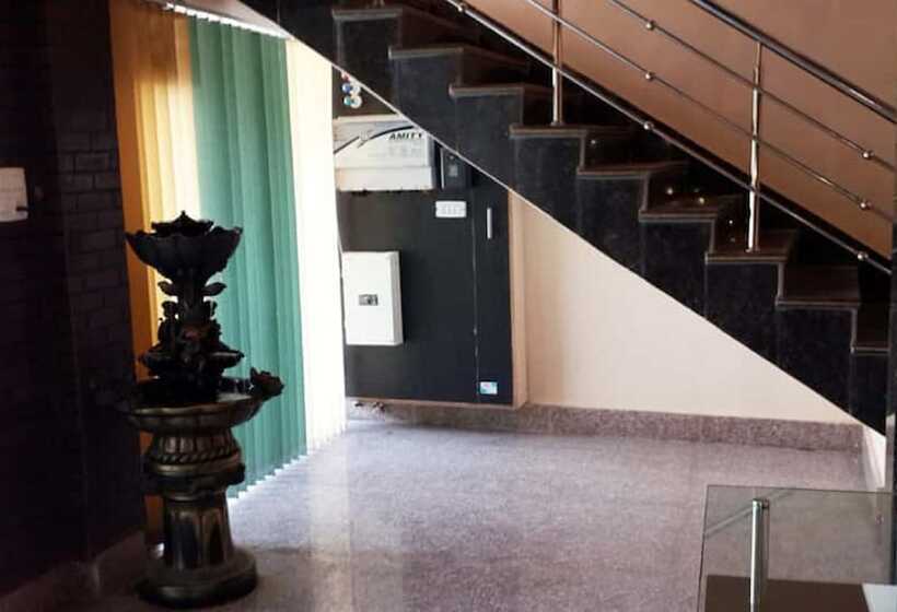 호텔 Goroomgo Brij Raj Guest House Mathura