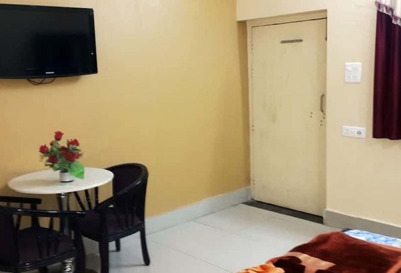 호텔 Goroomgo Brij Raj Guest House Mathura