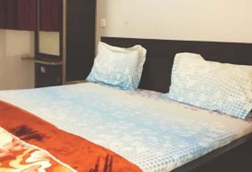 호텔 Goroomgo Brij Raj Guest House Mathura