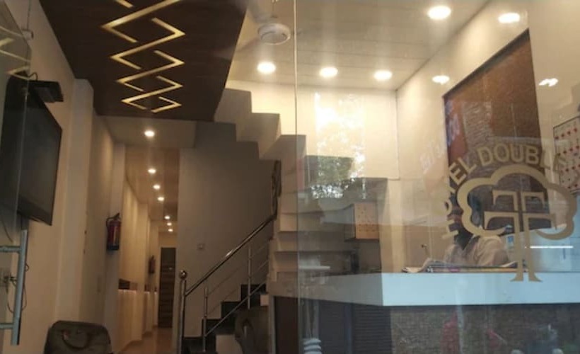 Отель Goroomgo Double Tree Ghaziabad