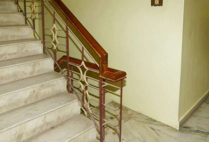 ホテル Goroomgo Goverdhan Palace Mathura