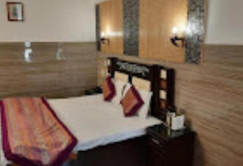 ホテル Goroomgo Goverdhan Palace Mathura