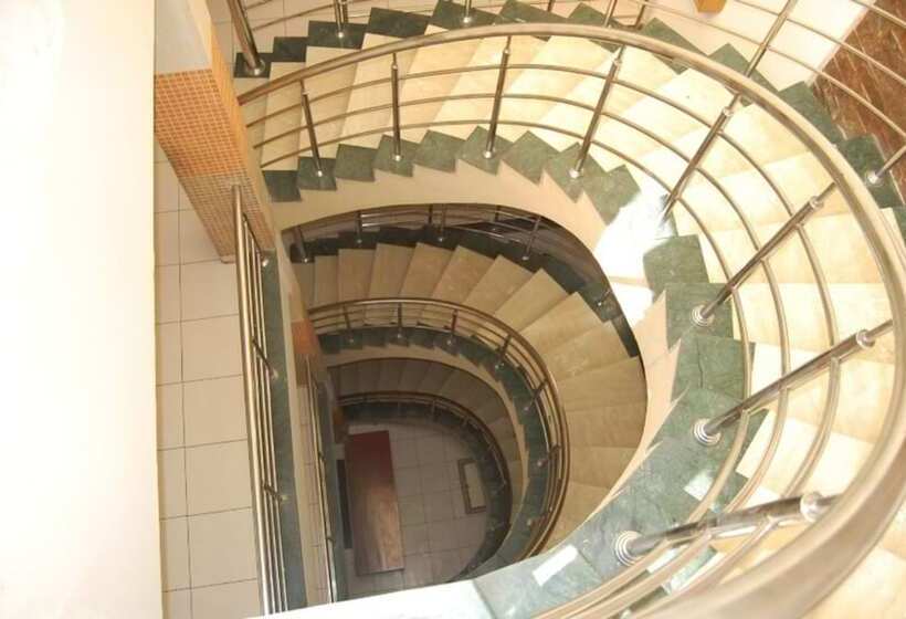 בית מלון כפרי Goroomgo Him Plaza Almora