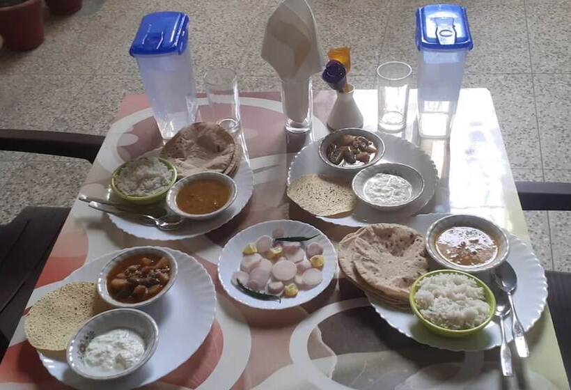 호텔 Goroomgo International Guest   Gorakhpur