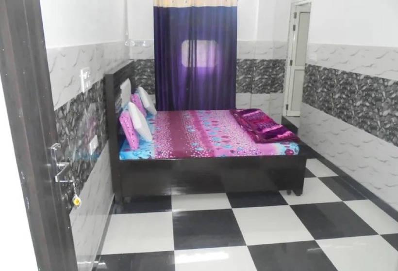 호텔 Goroomgo Labh Mahal Meerut