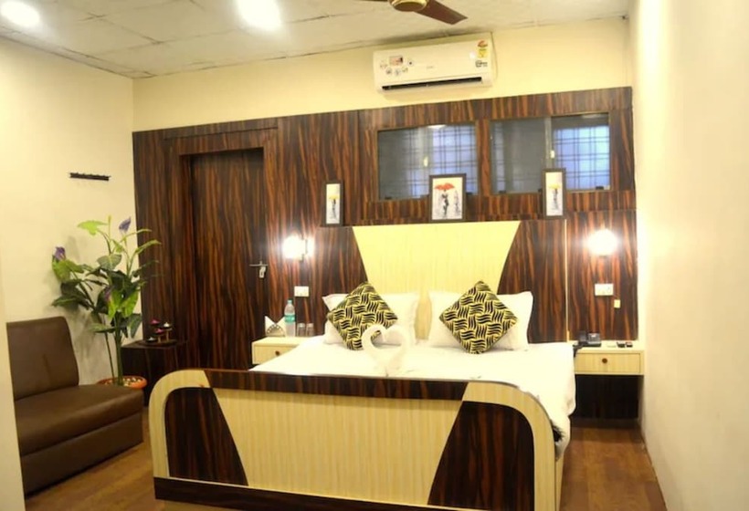 Отель Goroomgo Mayur Jabalpur