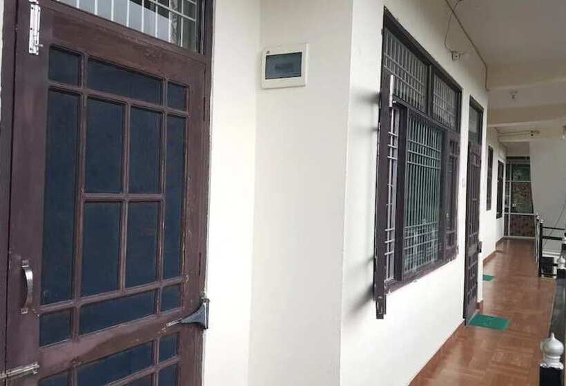 هتل Mohan Home Stay