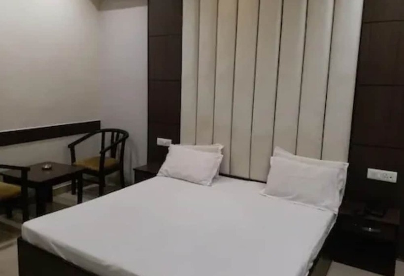 فندق Goroomgo Pal Regency Ambala