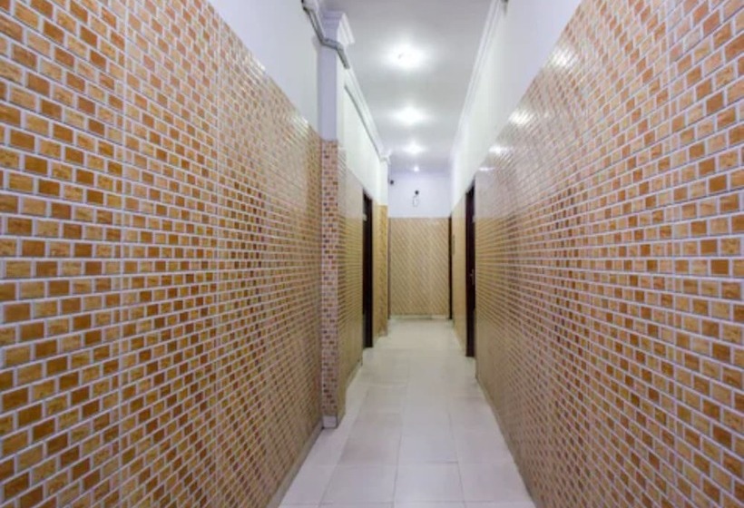 ホテル Goroomgo Revoli Amritsar