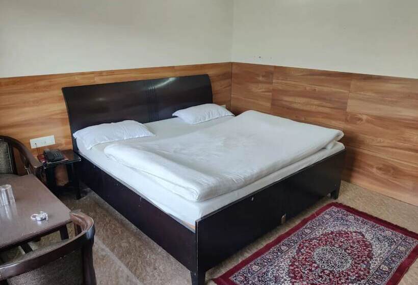 בית מלון כפרי Goroomgo Sangita Paradise Nainital