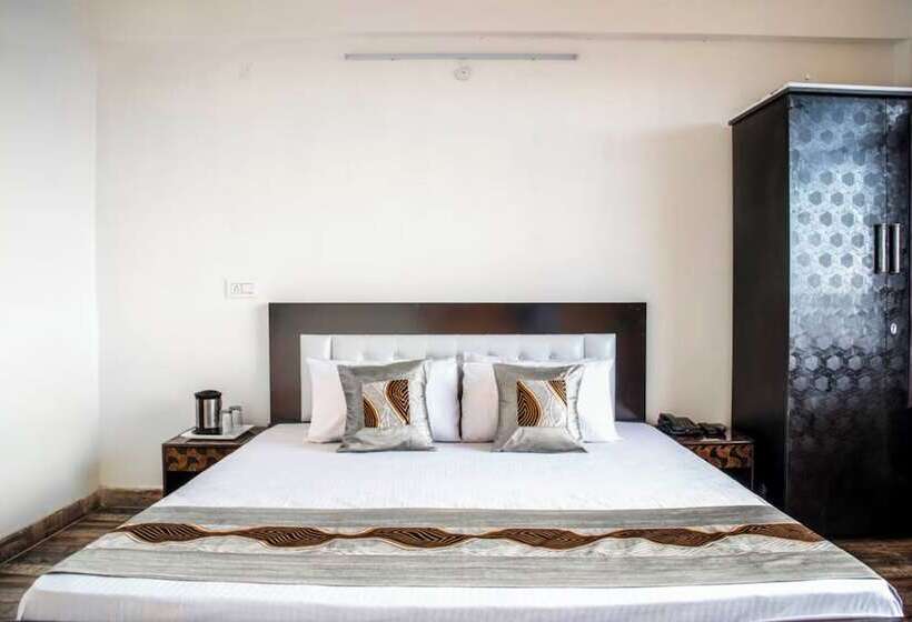 فندق Goroomgo Shimla Nature Ville