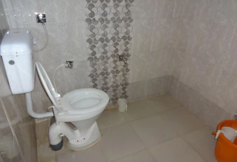 Отель Goroomgo Vasu Jabalpur