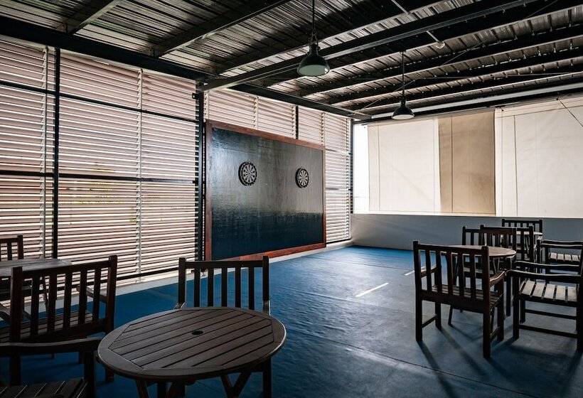 בית מלון כפרי Jpod Capsule