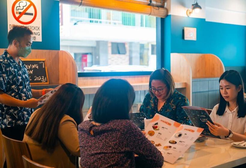 בית מלון כפרי Jpod Capsule