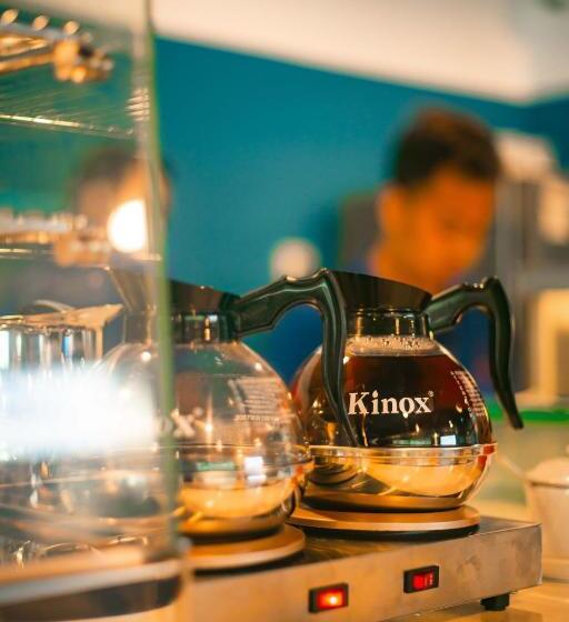 בית מלון כפרי Jpod Capsule