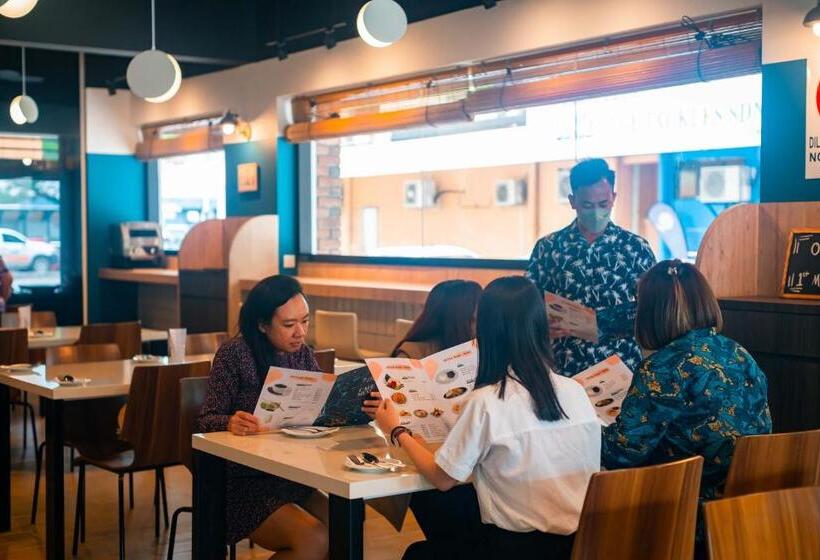 בית מלון כפרי Jpod Capsule