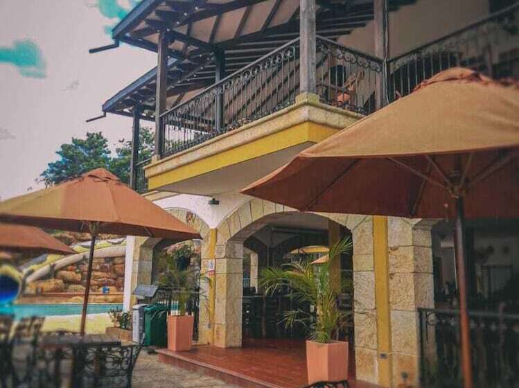 فندق Las Rocas Resort