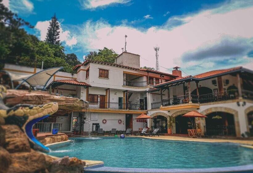 فندق Las Rocas Resort