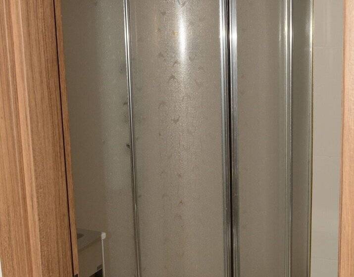 Отель Odin Redi