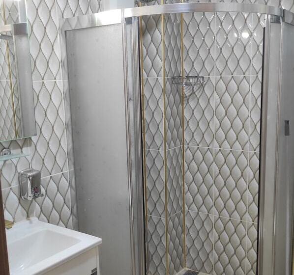 Отель Odin Redi