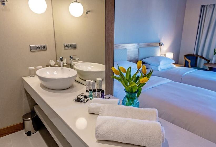 בית מלון כפרי Poseidon Beach Resort