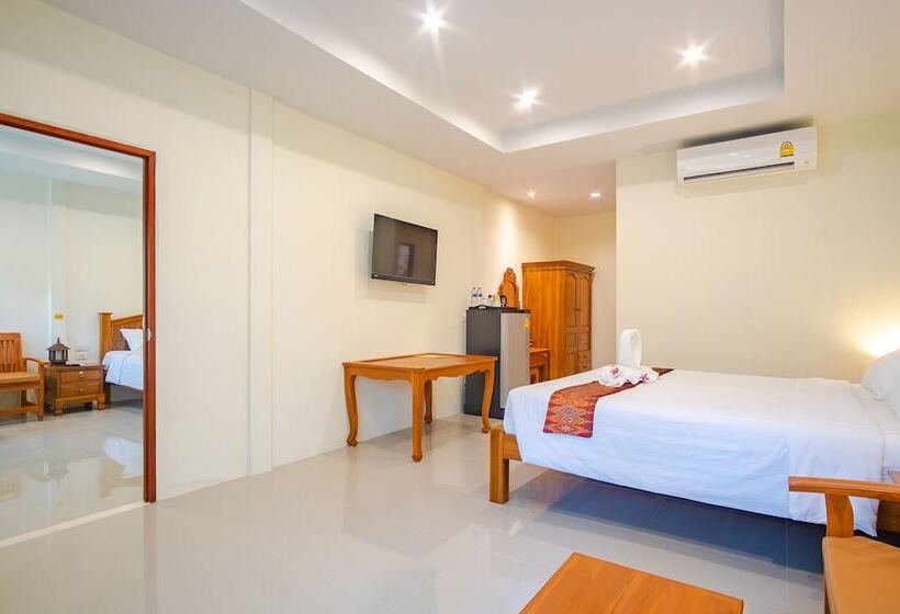 호텔 Prayai Changthai Resort