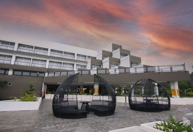 Raja Hotel Kuta Mandalika Resort & Convention