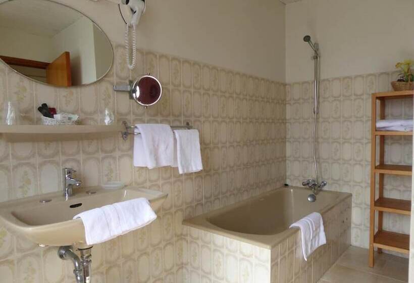 בית מלון כפרי Restaurant Les Chenets