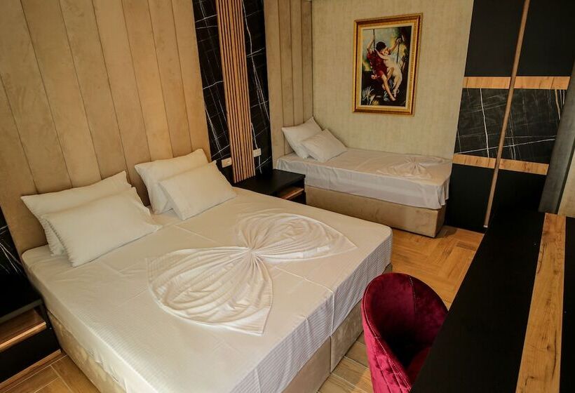 בית מלון כפרי Rozafa Blu