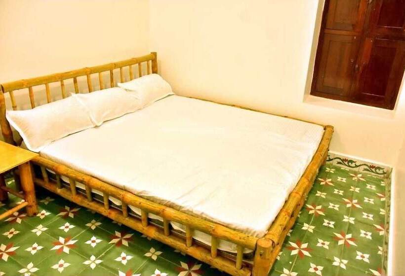 Отель Rr Heritage Suites