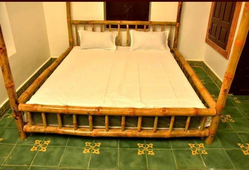 Отель Rr Heritage Suites