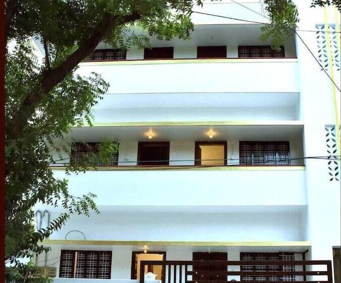 Отель Rr Heritage Suites