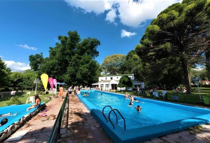 هتل روستایی Casablanca La Granja De Capilla