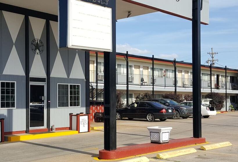 فندق Skypalace Inn & Suites Hutchinson