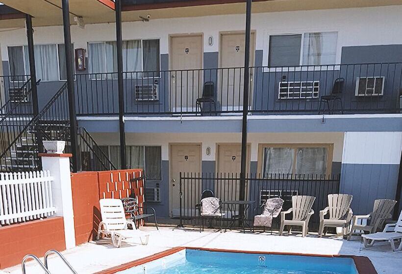 فندق Skypalace Inn & Suites Hutchinson