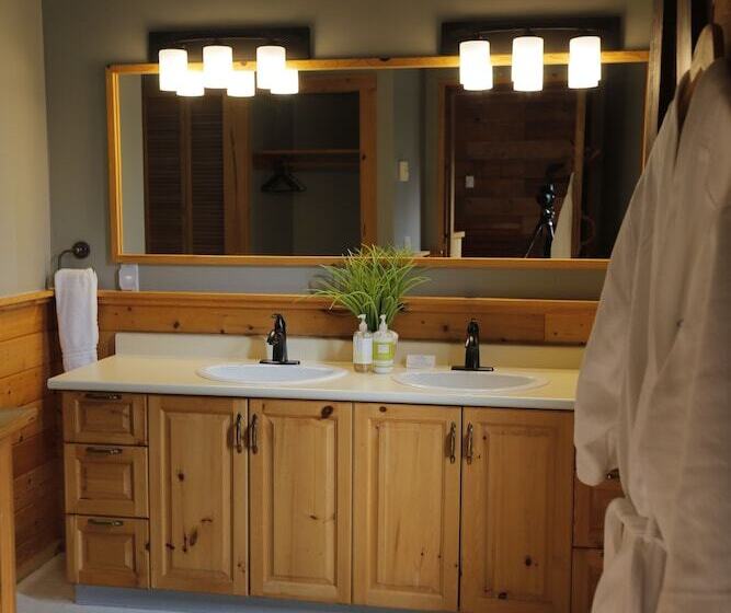 ホテル Sointula Lodge