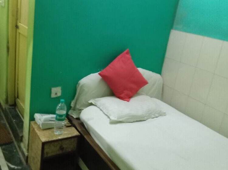 ホテル Somraj Regency