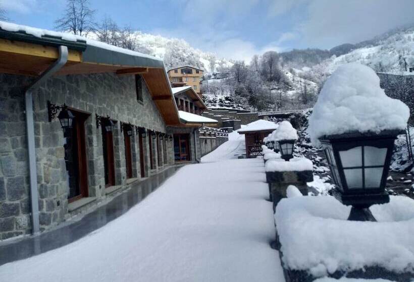 בית מלון כפרי Teona Caglayan Bungalov