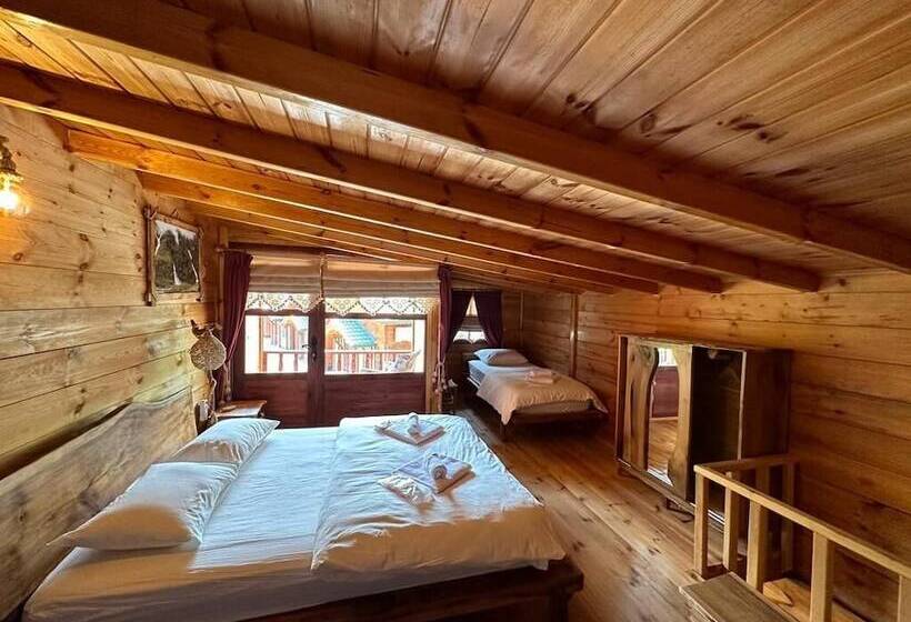 בית מלון כפרי Teona Caglayan Bungalov