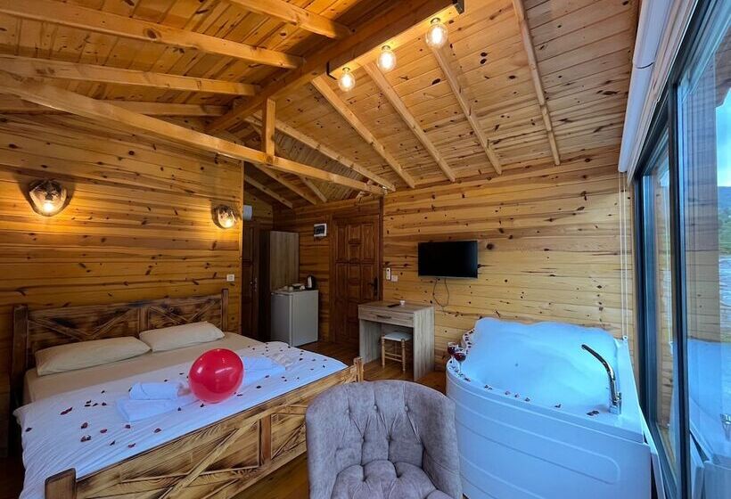 בית מלון כפרי Teona Caglayan Bungalov